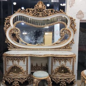 Beautiful dressing table miror