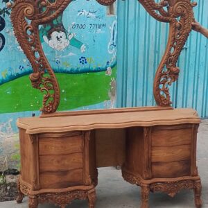 Simple dressing table desigine