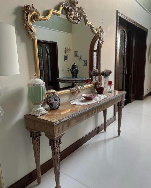 Stylish mirror table
